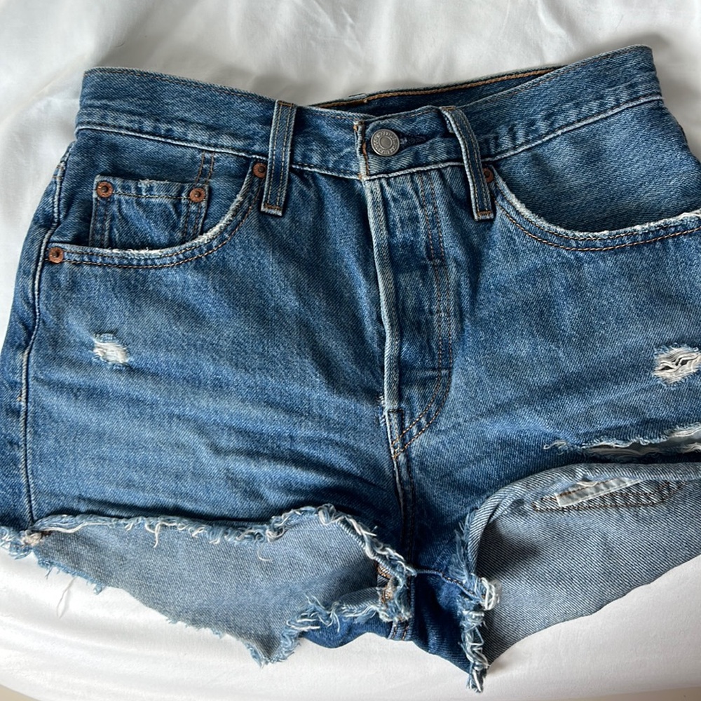 Levi 501 shirts size 25